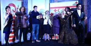 Canon homenageia volunt&aacute;rios da Cruz Vermelha